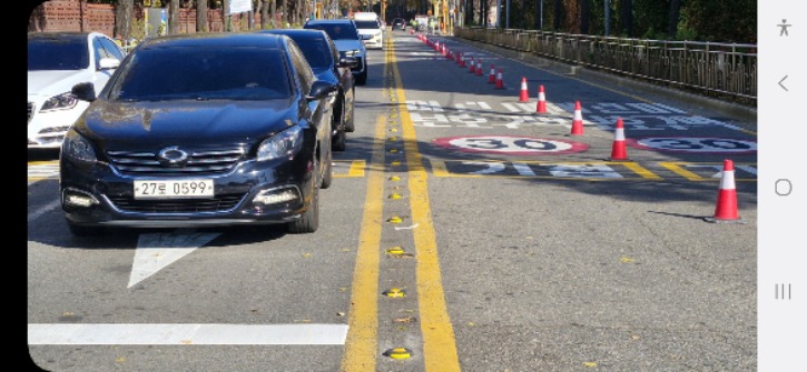 서울시 마포구 동교초등학교 앞 도로.jpg