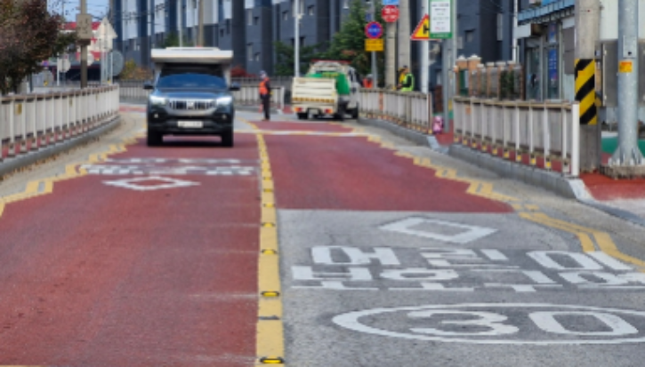 전북 남원시 교룡초등학교 앞 도로 2024년.png